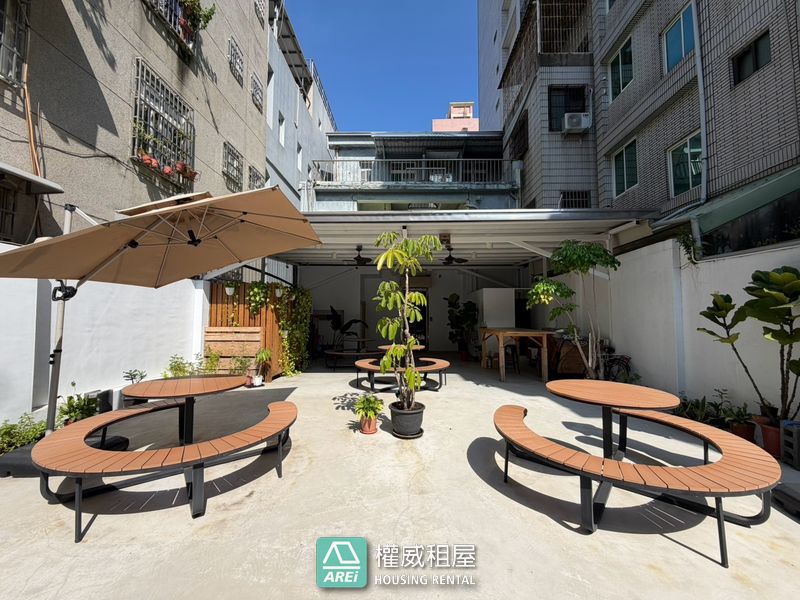 🍍建國四路鹽埕五福｜咖啡廳｜文青風1雙店面+後院🍍