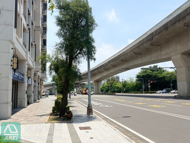 後勁捷運站🚇捷市悅挑高金店面+平車①