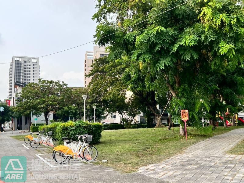 💎楠梓高雄大學|家樂福商圈｜顯目金透天三角窗