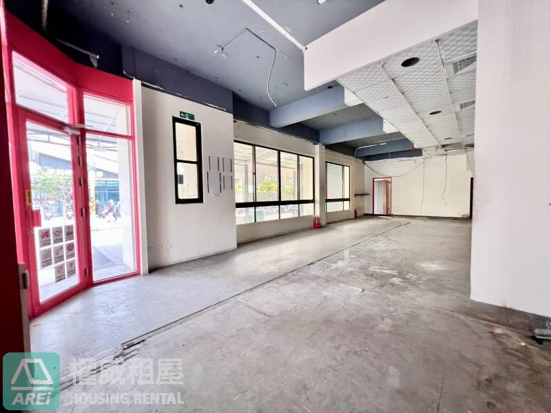 💎楠梓高雄大學|家樂福商圈｜顯目金透天三角窗