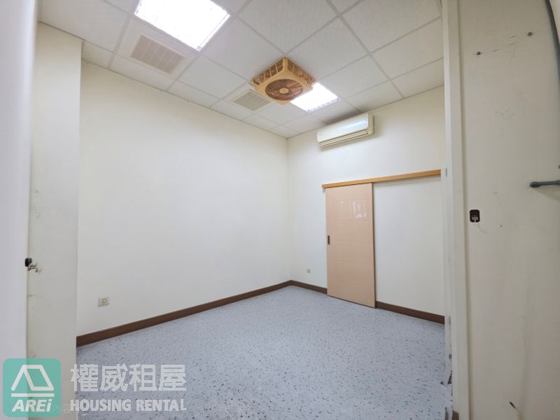 前鎮瑞祥街∣透天店面∣美甲∣美睫∣美髮∣美容∣個人工作室∣倉庫
