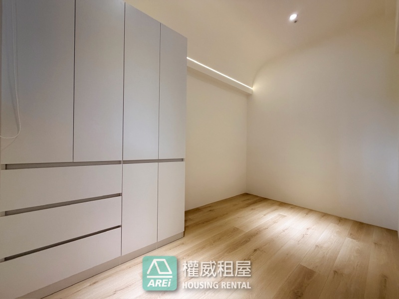 🏡 鑫巨蛋2｜日系奶油宅，在巨蛋生活圈收藏一室溫柔