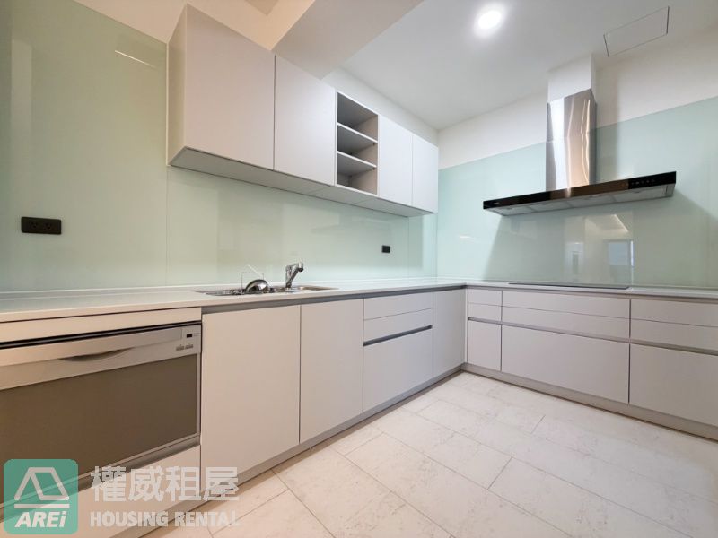 🌊 定潮｜高樓港灣無敵海景・全新3房3衛2平車
