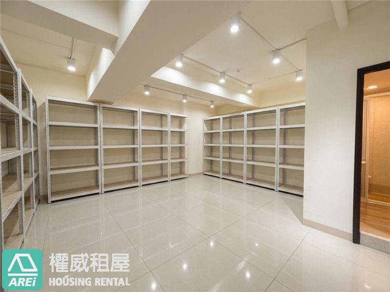 🎯高醫核心黃金角店｜郡都當代現代美裝極品店辦