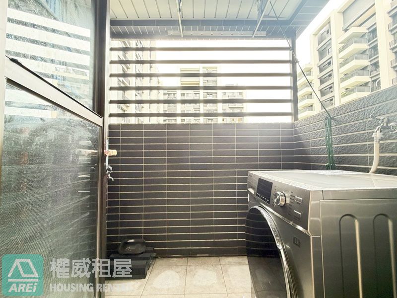 青埔MRT達麗未來市全新2房2衛平車可租補