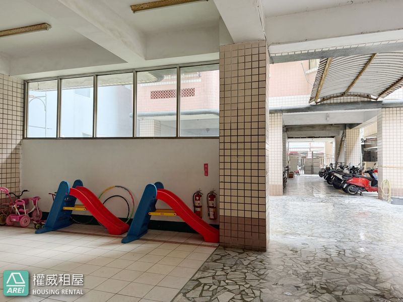 🍍小港機場｜明義小學｜公園旁大四房｜空屋🍍