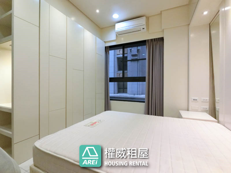 凹仔底MRT阿曼16精美1+1房可租補
