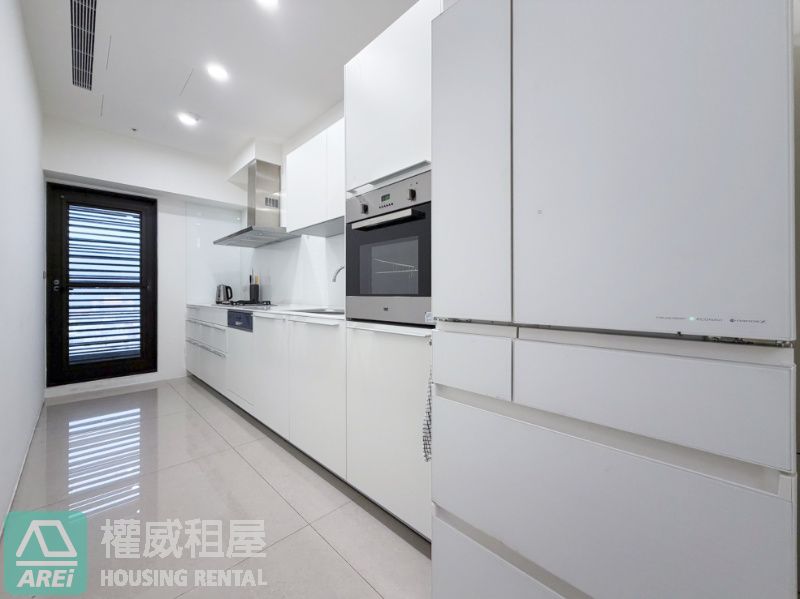 美術帝國｜美術館第一排180°景觀4+1泳池