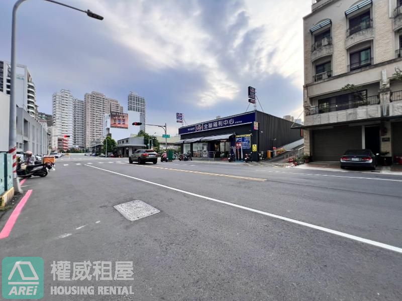 R14/15艾美巨蛋唯一店面|挑高1F+夾層(2樓)・稀有釋出