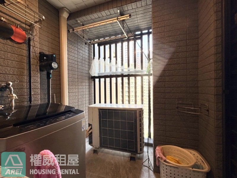 可租補｜美術館白天鵝｜美裝潢1+1房平車