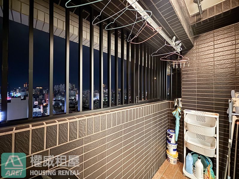 ✨前金J.ART兩房｜5年新屋 近六合夜市 雙捷運🌿