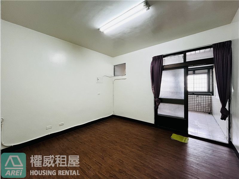 🐦‍🔥鳳仁路透天整棟出租 | 6房4衛浴格局方正 | 黃金店面