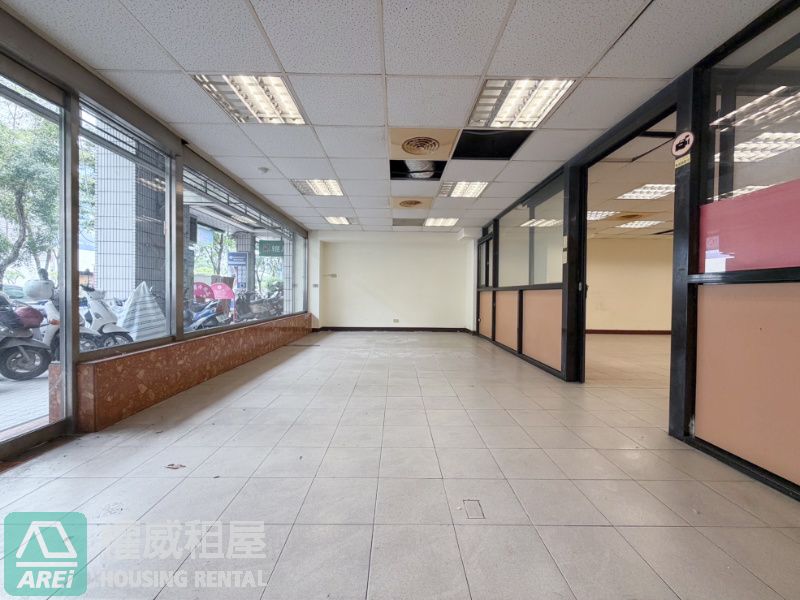 中央公園科見大廈店面