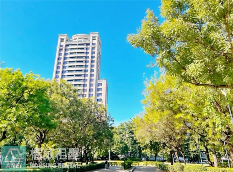 三多MRT生日公園高樓層泳池雙主臥雙車位景觀氣派豪邸(116年1月20後可起租)