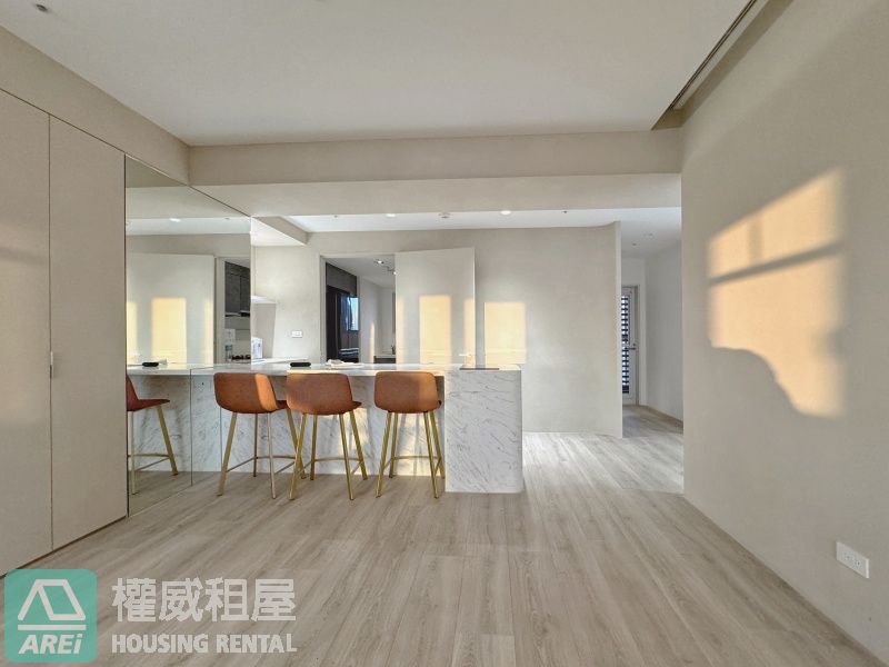 亞灣海港首排泊岸法式風情豪邸