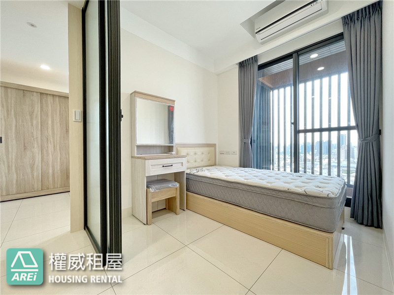 輕軌C1籬仔內心灣景觀溫馨典雅兩房平移車位