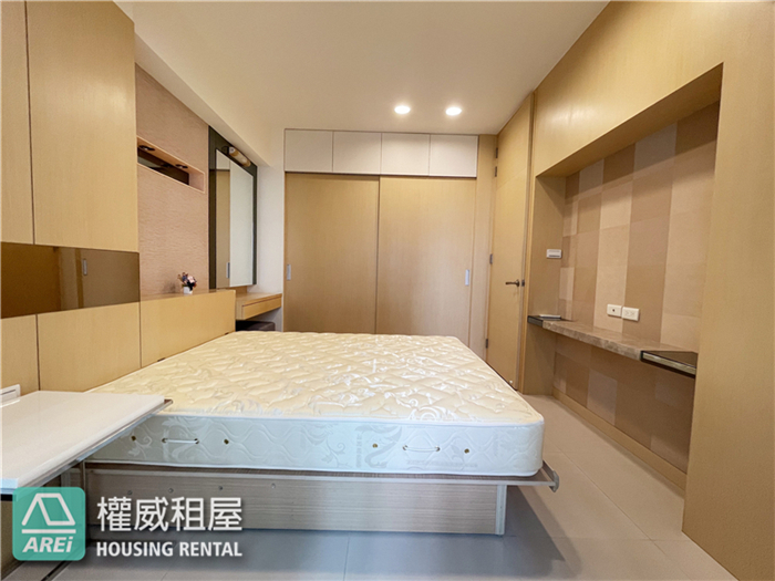 亞灣三多MRTihome高檔溫馨兩房平移車位