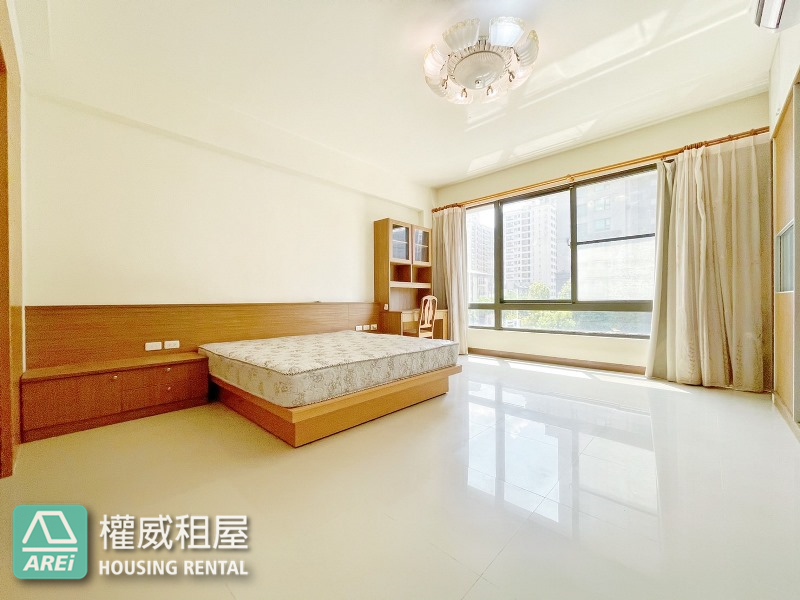 美術館正青海商圈店面(全棟出租)