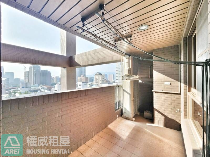 中央公園臻鑫景觀空屋4房平車
