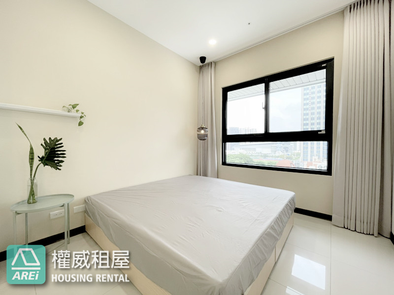 巨蛋MRT博愛香榭日光泳池景觀2房
