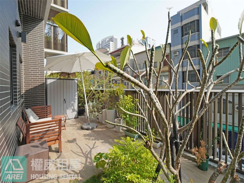 亞灣漢神灣見築品味挑高雙層設計師宅2+1房車位