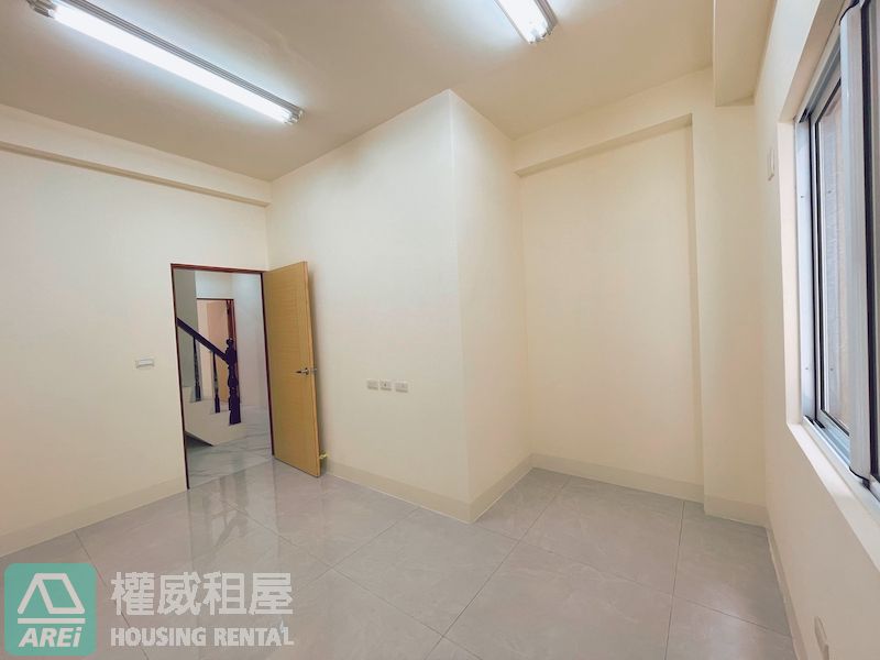 三多百貨商圈6大房車墅