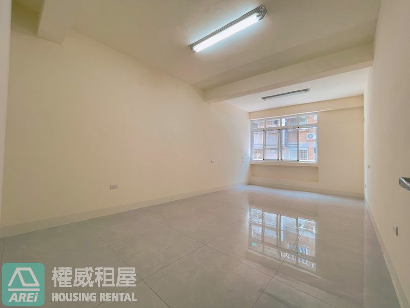 三多百貨商圈6大房車墅