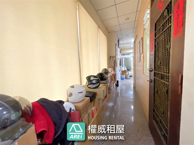 仁武｜仁雄商圈旁｜約25米面寬｜稀有三角窗大透店