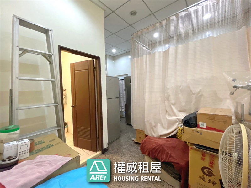 仁武｜仁雄商圈旁｜約25米面寬｜稀有三角窗大透店