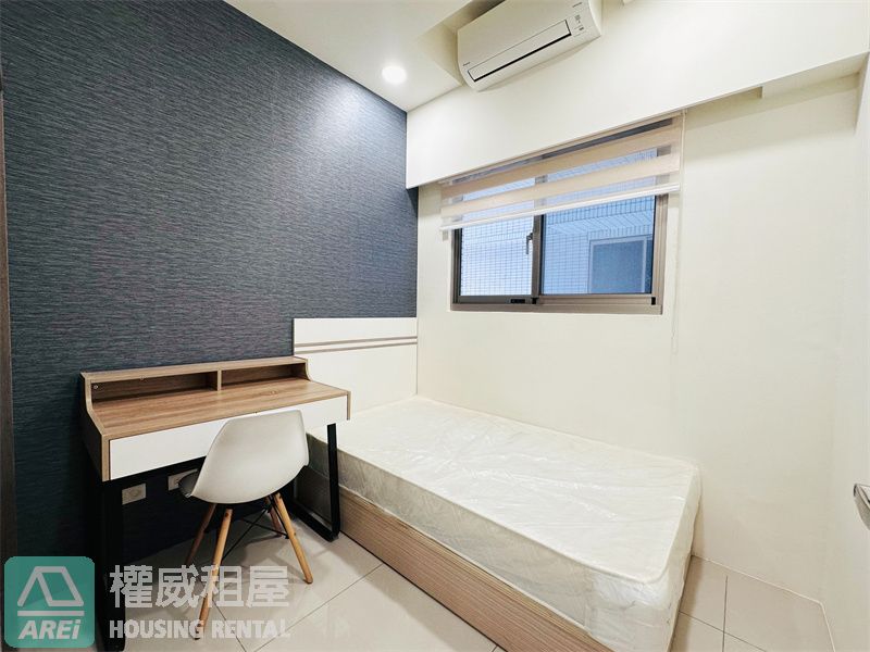 三多微笑時代｜北歐簡約風｜泳池兩房平車