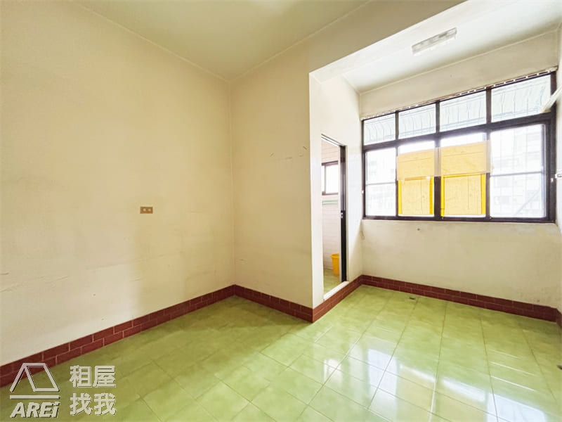 鳳西學區｜用買兩房的錢，買8米街上透店
