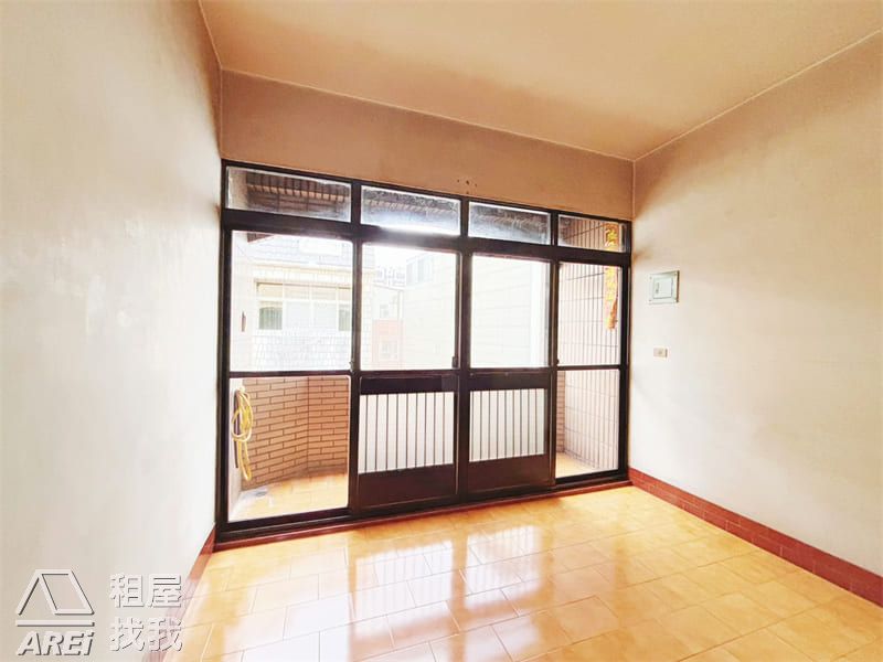 鳳西學區｜用買兩房的錢，買8米街上透店
