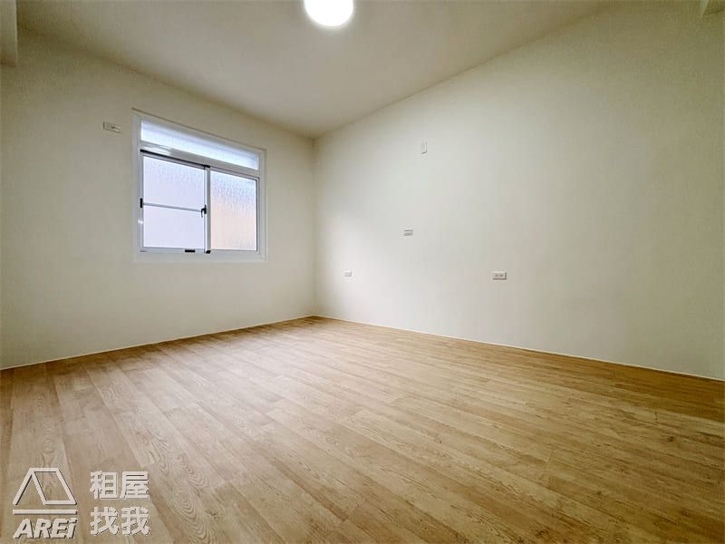 🚆輕軌宅｜英明光華商圈｜美屋翻新2+1房附加頂