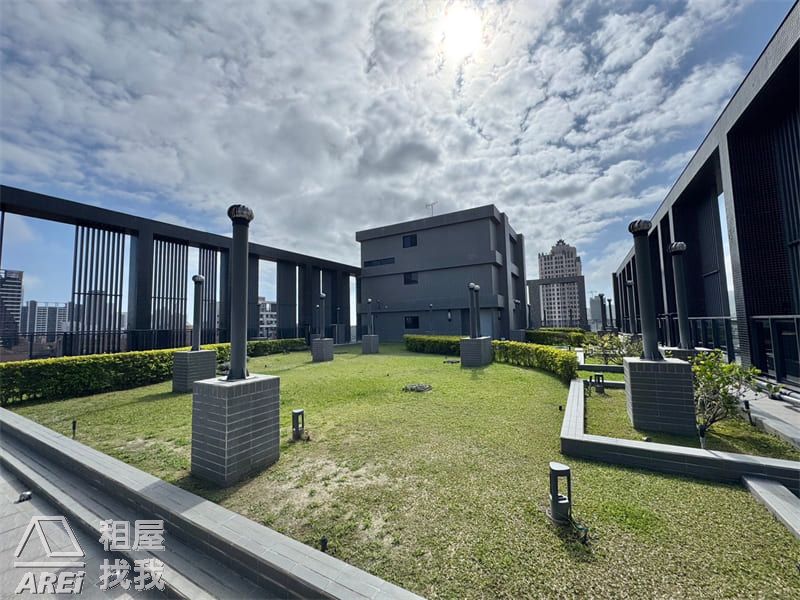 高雄站前三鳳中街｜鬧中取靜獨享清靜低屋齡2房