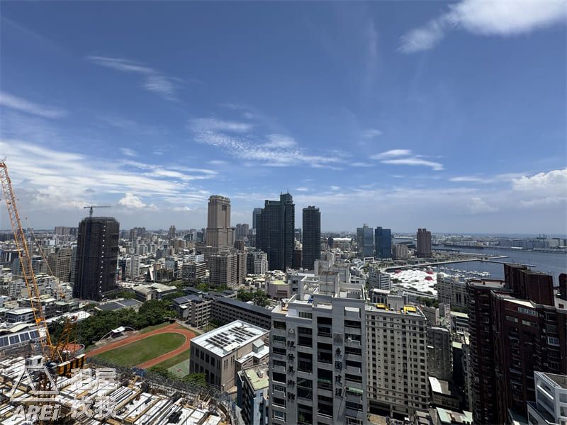 全新裝潢首排水岸飯店宅，愛河灣景盡收眼底