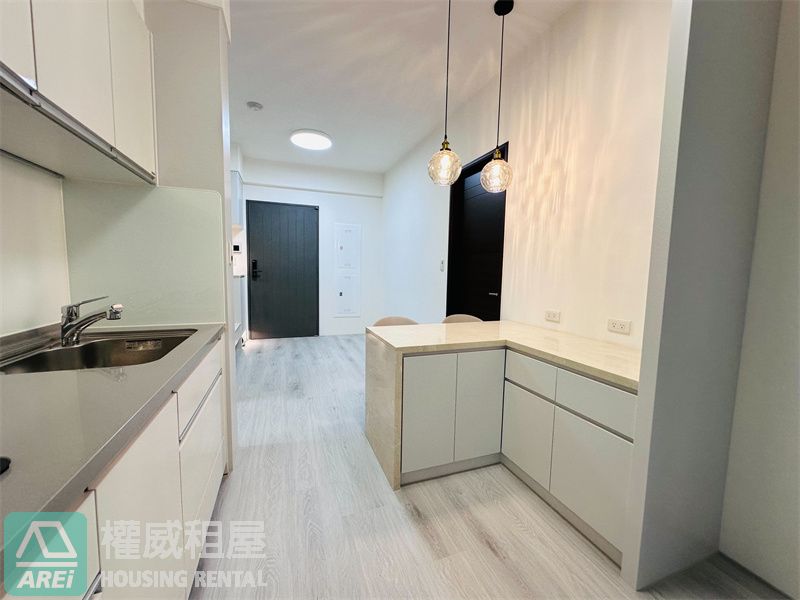 🏡🌿 仁發和 — 左營高鐵特區・垂直綠院中的靜謐生活｜質感兩房