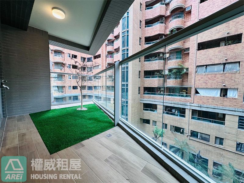 🏡🌿 仁發和 — 左營高鐵特區・垂直綠院中的靜謐生活｜質感兩房