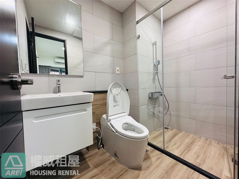 🏡🌿 仁發和 — 左營高鐵特區・垂直綠院中的靜謐生活｜質感兩房