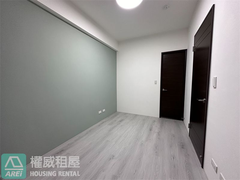 🏡🌿 仁發和 — 左營高鐵特區・垂直綠院中的靜謐生活｜質感兩房