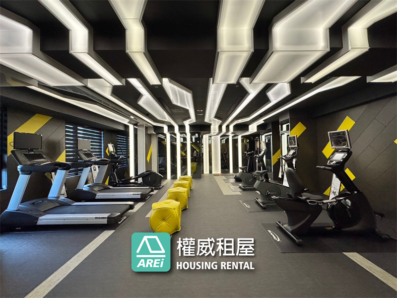 望著童話般城堡🏰住進奢華豪邸｜殷雄3+1房雙平車