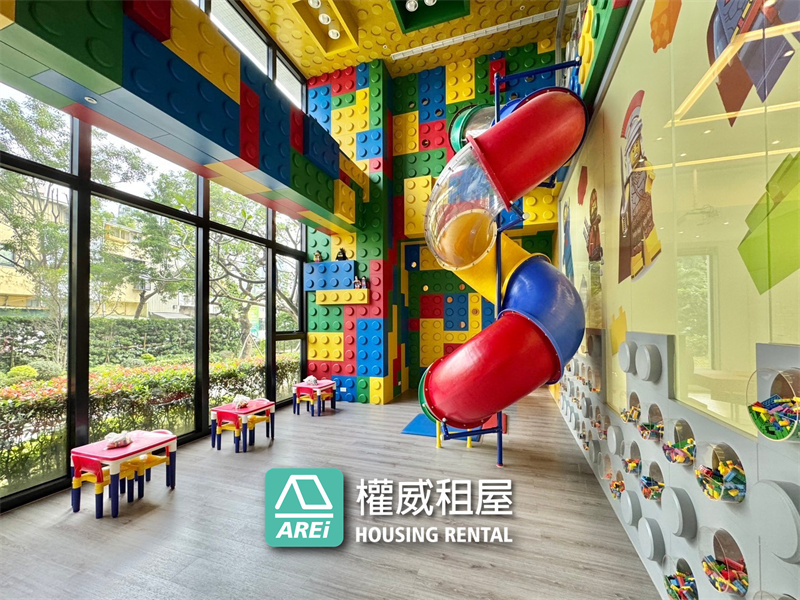 望著童話般城堡🏰住進奢華豪邸｜殷雄3+1房雙平車