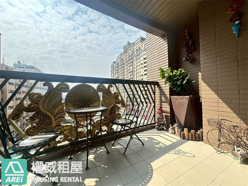 大昌輕軌國家盛宴典雅豪邸4房平車