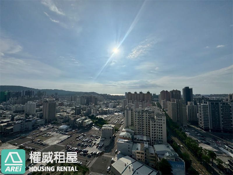 散步到巨蛋｜京城鉅誕山海景3+1房平車