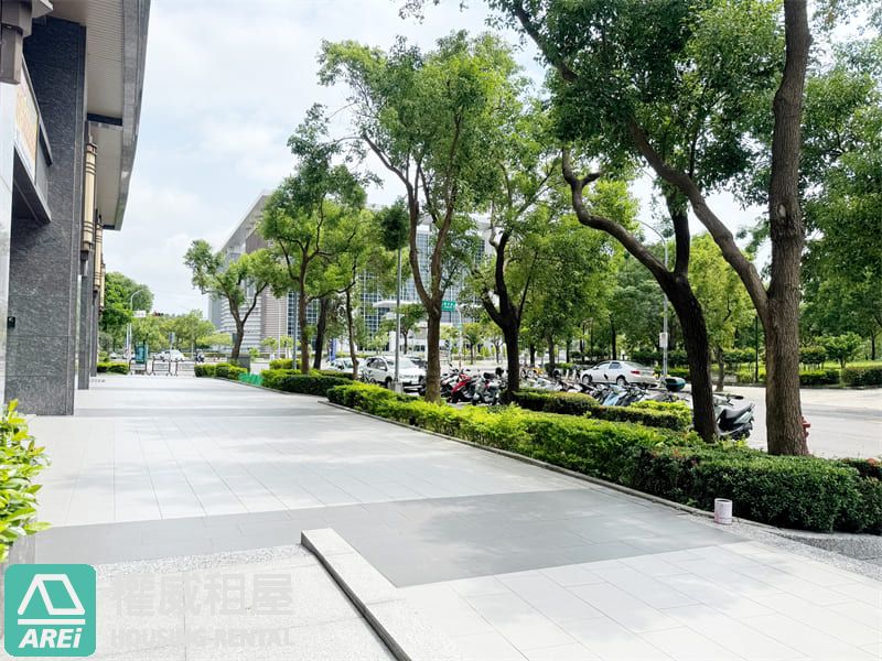 📍隆大鳳凰時代【橋頭新市鎮首選】公園綠景輕店面＋雙平車