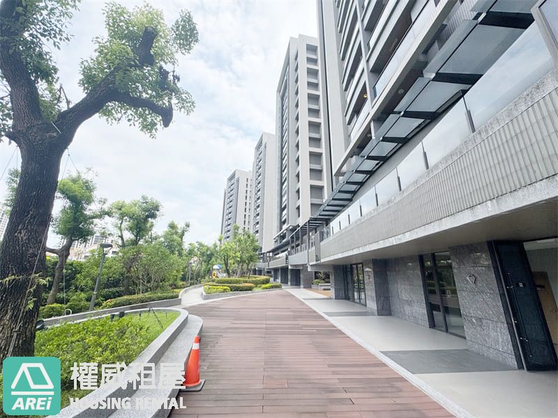 📍隆大鳳凰時代【橋頭新市鎮首選】公園綠景輕店面＋雙平車