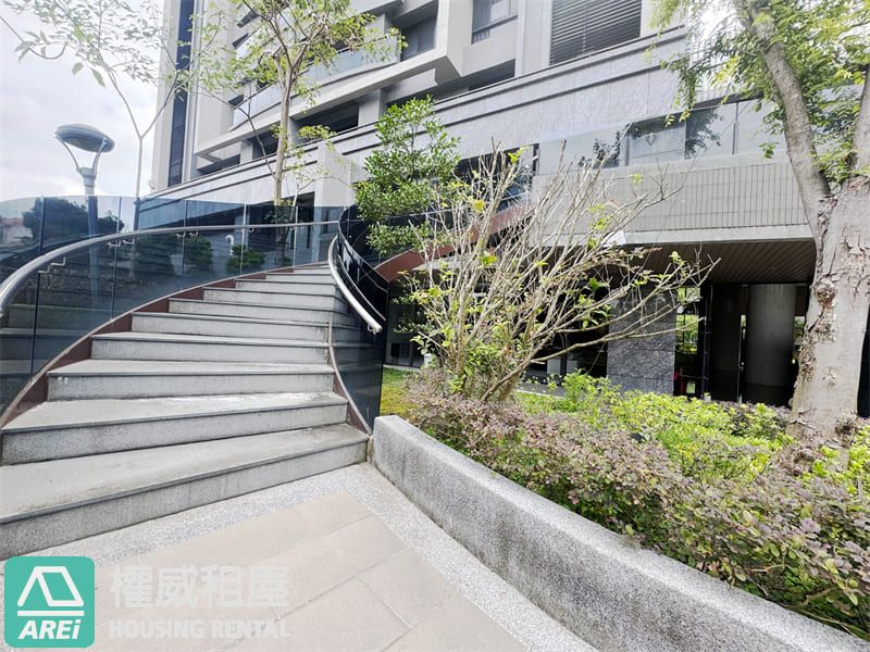 📍隆大鳳凰時代【橋頭新市鎮首選】公園綠景輕店面＋雙平車