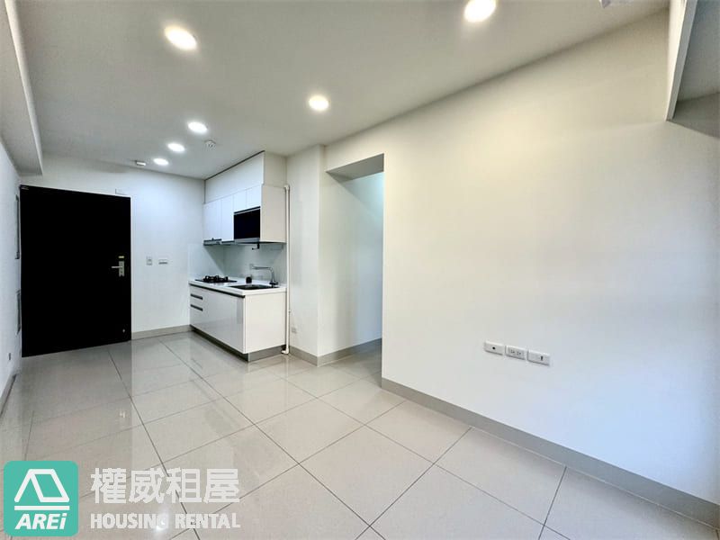 近雄中高雄站前｜鬧中取靜低屋齡2房