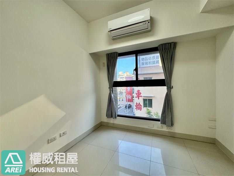 近雄中高雄站前｜鬧中取靜低屋齡2房