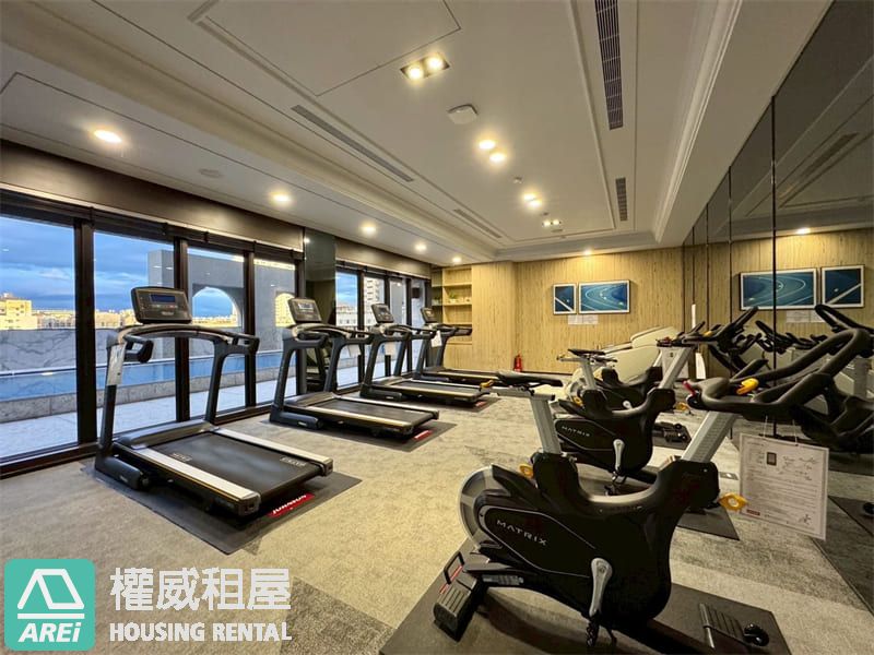 🦢🏊‍♂️獨立公設會館｜銳揚天鵝堡泳池2房平車