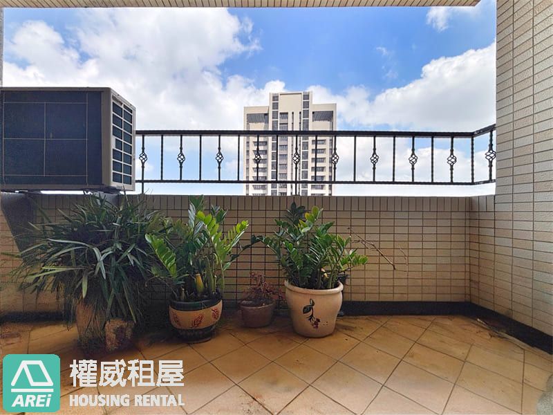 湖光綠影映窗｜雲端樓中樓五房大器之家｜蓮池潭景觀
